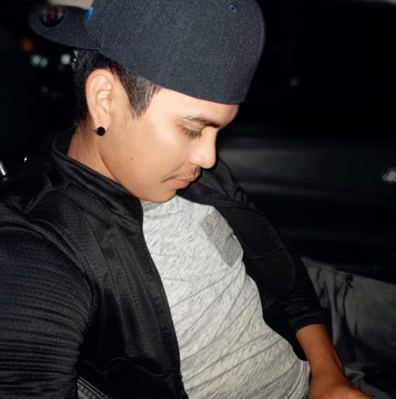 Meet your Posher, Gustavo - Picture 1 of 1